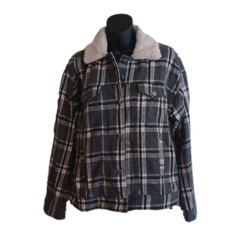 Mystree Shacket, size small,  perfect for school, camping! Great colors .